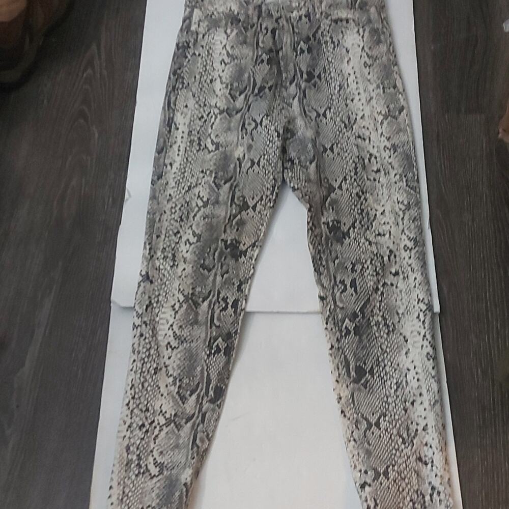 Stradivarius High Rise Snakeskin Print Skinny Jean 8 White/Gray Casual Punk Rock